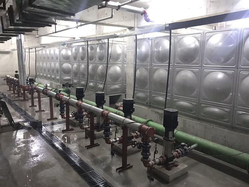 應(yīng)該如何選擇不銹鋼水箱的內(nèi)膽？