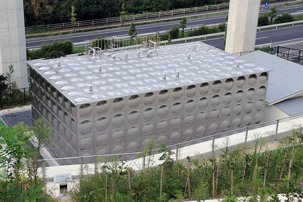 地埋式不銹鋼水箱一般選擇哪種水箱板比較好