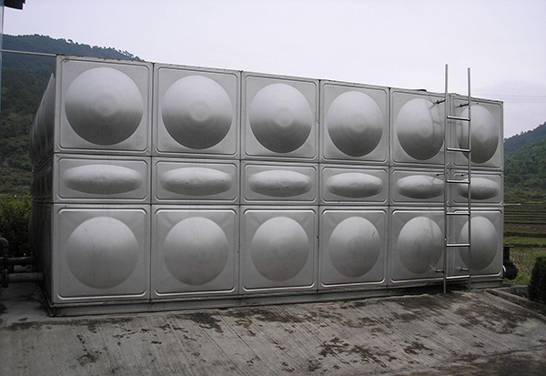 不銹鋼生活水箱進水管口比溢流邊多少合適